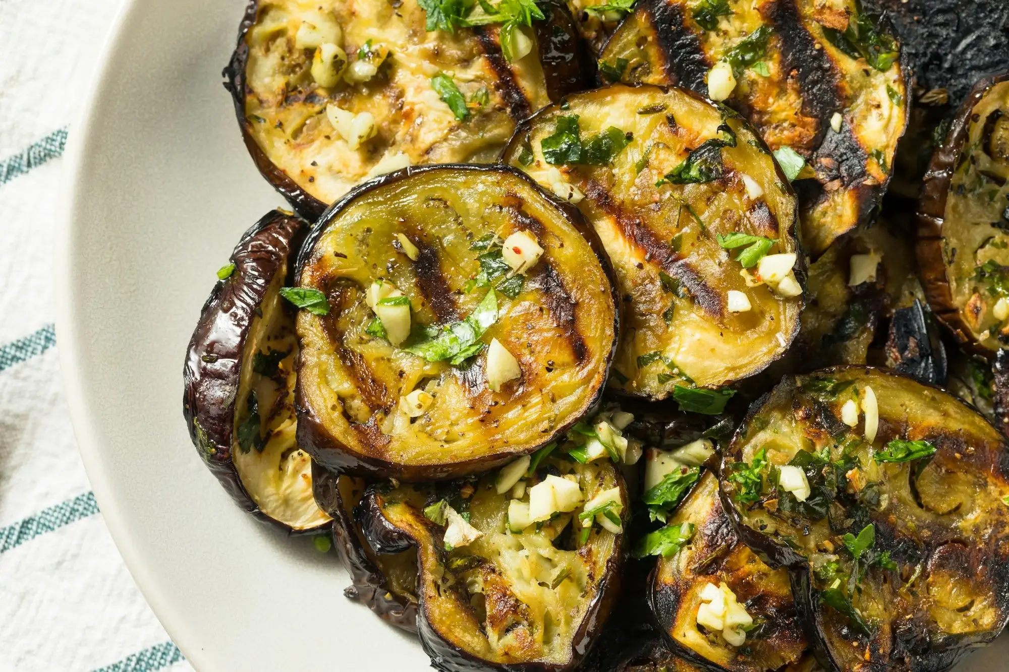 Aubergine im Airfryer knusprig gebacken